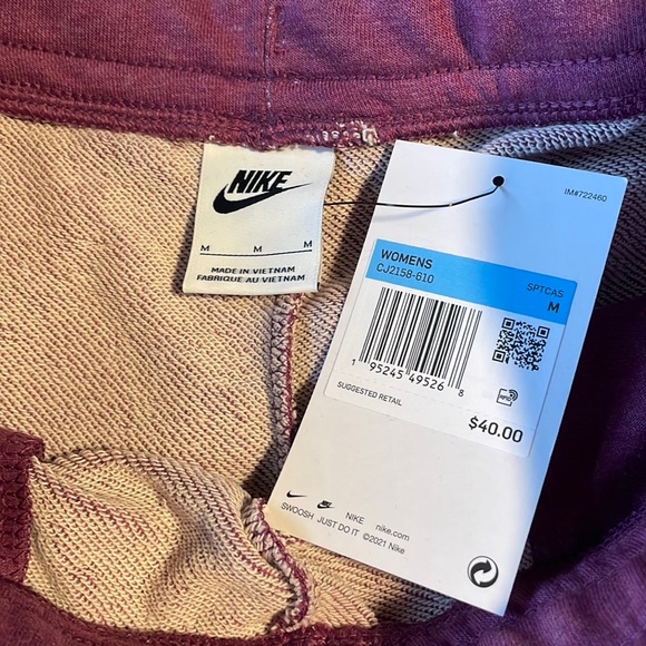 NWT Nike Essential Women's Purple Fleece Shorts - Picture 5 of 5